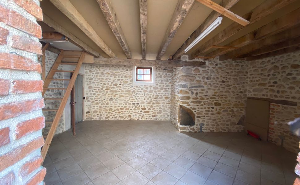 Jolie Maison du Village en Pierre, avec Jardin et Grange Attenante à 30 minutes de Pau